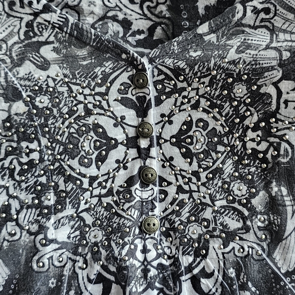 Apt. 9 Women's Black and White Floral Blouse With Silver Accents - Picture 4 of 4